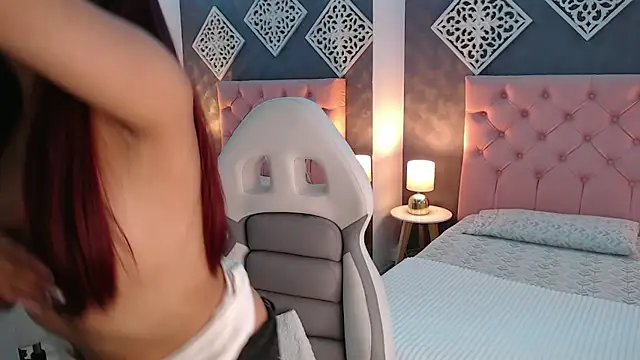 Maia Reficco online show from October 9, 11:52 am