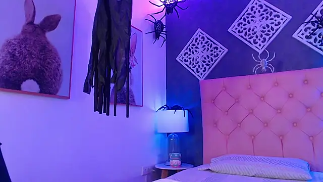 Maia Reficco online show from October 20, 12:16 pm