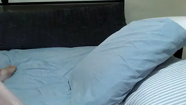 aussiepeaches online show from December 18, 1:44 am