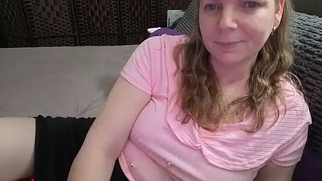 aussiepeaches online show from February 26, 4:22 am