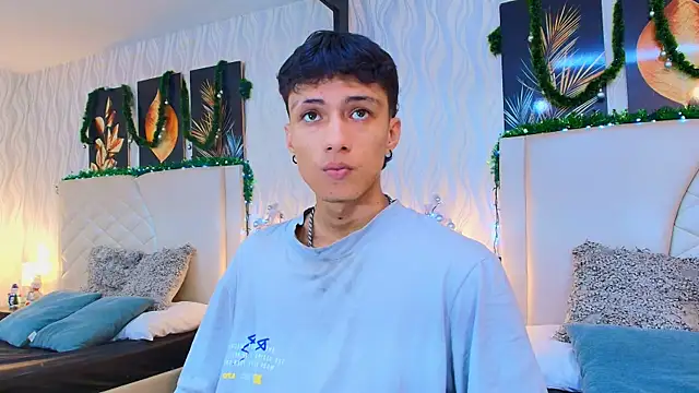 Snapshot of Lean_Portman chatting on December 20, 9:44 pm Lean Portman online show from December 20, 9:44 pm