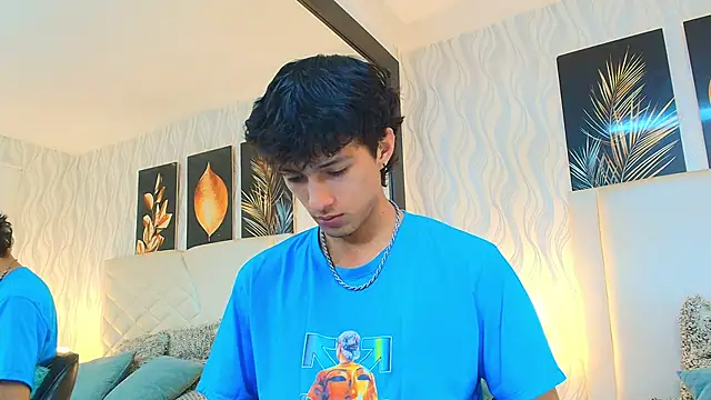 Snapshot of Lean_Portman chatting on February 15, 8:49 pm Lean Portman online show from February 15, 8:49 pm