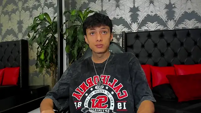 Lean Portman online show from April 6, 2:18 pm