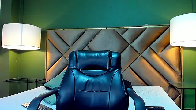 Lean Portman online show from April 11, 3:05 pm