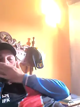 Snapshot of El_Andres_1 chatting on December 14, 9:08 pm El Andres 1 online show from December 14, 9:08 pm