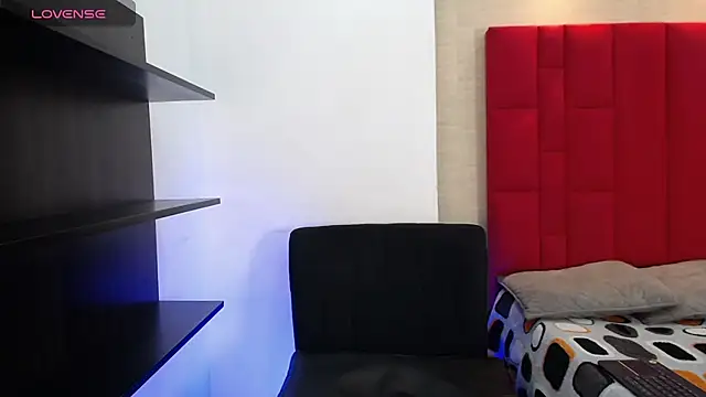 Snapshot of Cady_Hot chatting on October 24, 8:27 pm Cady Hot online show from October 24, 8:27 pm