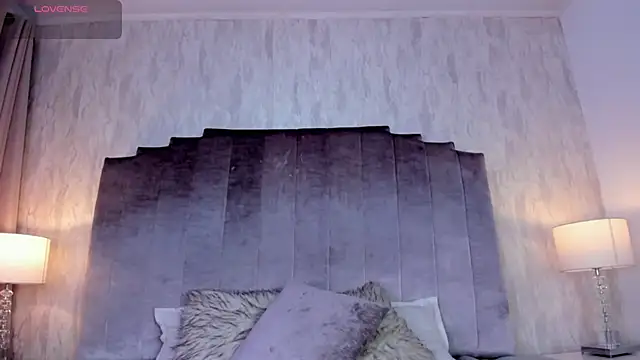 Snapshot of salma_lutz chatting on June 10, 1:10 pm salma lutz online show from June 10, 1:10 pm