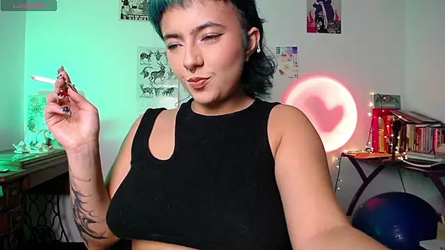 Snapshot of AlmaNanax chatting on October 19, 2:56 am AlmaNanax online show from October 19, 2:56 am