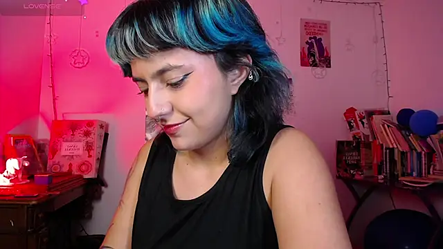 Snapshot of AlmaNanax chatting on February 15, 3:36 am AlmaNanax online show from February 15, 3:36 am