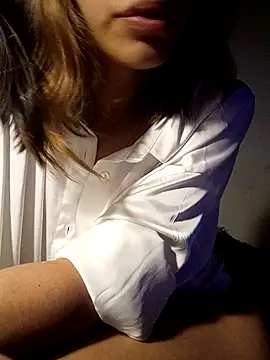 Snapshot of malvinaAAA chatting on October 22, 3:51 am malvinaAAA online show from October 22, 3:51 am