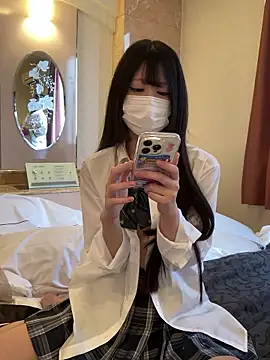 Snapshot of mayuchan12345 chatting on September 13, 6:13 am mayuchan12345 online show from September 13, 6:13 am