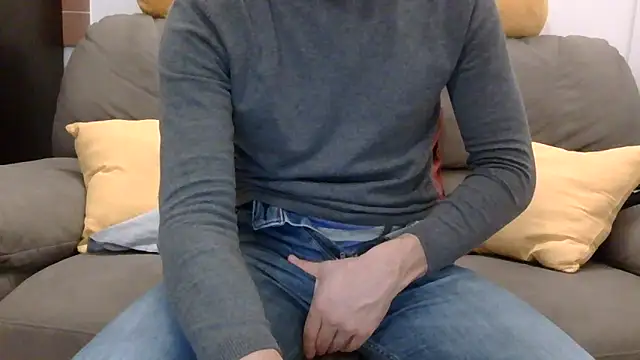 Snapshot of Amicisegreti chatting on November 30, 9:08 pm Amicisegreti online show from November 30, 9:08 pm