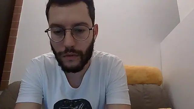 Snapshot of Amicisegreti chatting on December 15, 6:28 am Amicisegreti online show from December 15, 6:28 am