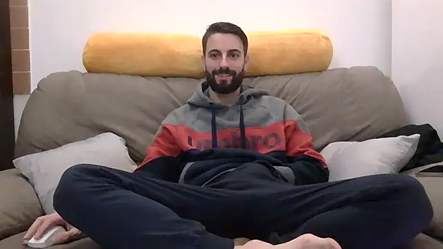 Amicisegreti online show from March 5, 9:55 pm