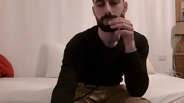 Amicisegreti online show from March 27, 5:45 pm