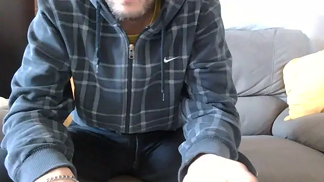 Amicisegreti online show from March 30, 11:00 am