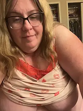 sexymommy1988 online show from May 5, 1:57 am