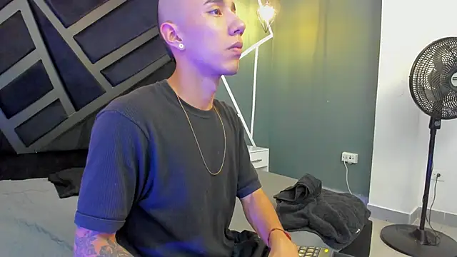 Justin Lakee online show from September 22, 11:18 pm
