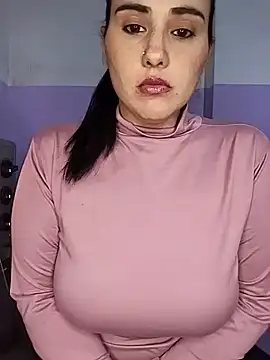 Snapshot of kariciasecreta chatting on July 2, 1:27 am kariciasecreta online show from July 2, 1:27 am