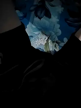 Snapshot of Thanhk77777 chatting on October 23, 6:23 am Thanhk77777 online show from October 23, 6:23 am