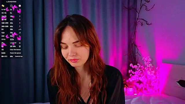 Snapshot of LisaDrake chatting on October 13, 7:58 pm LisaDrake online show from October 13, 7:58 pm