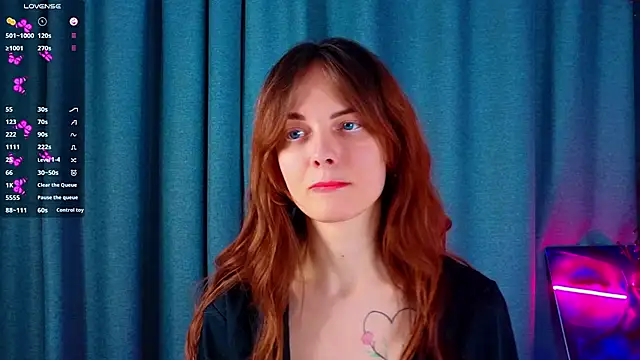 Snapshot of LisaDrake chatting on October 19, 7:47 pm LisaDrake online show from October 19, 7:47 pm