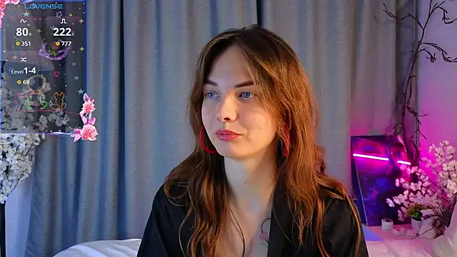 Snapshot of LisaDrake chatting on October 20, 7:03 pm LisaDrake online show from October 20, 7:03 pm