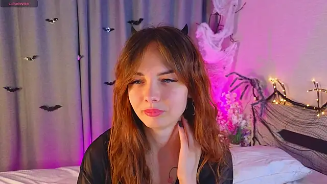 Snapshot of LisaDrake chatting on October 24, 8:16 pm LisaDrake online show from October 24, 8:16 pm