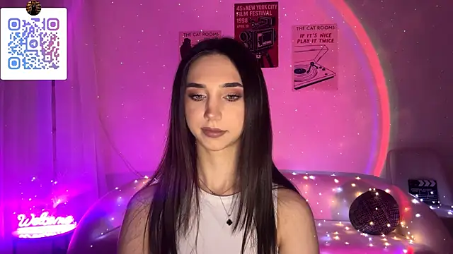 LinaMour online show from April 13, 10:15 pm