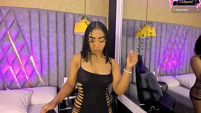 SkylerBloomm online show from March 31, 4:02 am