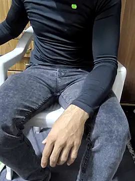 Snapshot of yazinyazin1 chatting on November 3, 8:43 pm yazinyazin1 online show from November 3, 8:43 pm