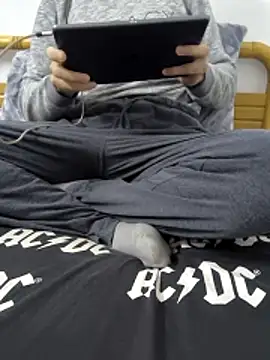 Snapshot of yazinyazin1 chatting on November 14, 1:54 pm yazinyazin1 online show from November 14, 1:54 pm