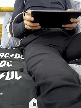 Snapshot of yazinyazin1 chatting on November 17, 6:24 pm yazinyazin1 online show from November 17, 6:24 pm