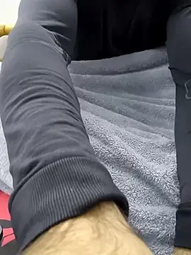 Snapshot of yazinyazin1 chatting on November 24, 9:47 pm yazinyazin1 online show from November 24, 9:47 pm