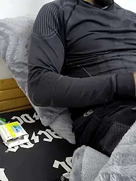 Snapshot of yazinyazin1 chatting on November 26, 1:12 pm yazinyazin1 online show from November 26, 1:12 pm