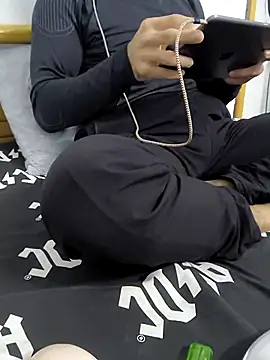 Snapshot of yazinyazin1 chatting on November 27, 1:18 am yazinyazin1 online show from November 27, 1:18 am