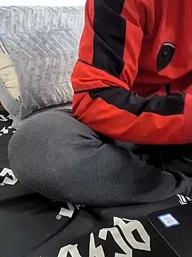 Snapshot of yazinyazin1 chatting on November 29, 11:24 am yazinyazin1 online show from November 29, 11:24 am