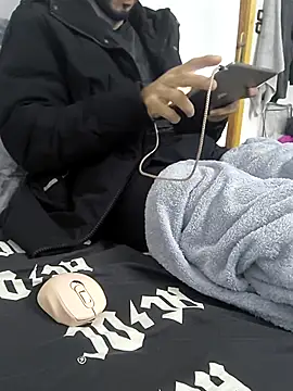 Snapshot of yazinyazin1 chatting on November 30, 9:08 pm yazinyazin1 online show from November 30, 9:08 pm