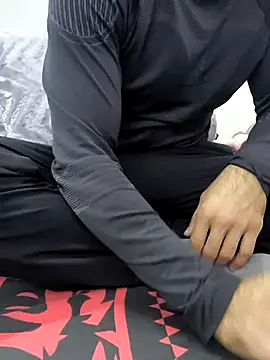 Snapshot of yazinyazin1 chatting on December 4, 7:11 pm yazinyazin1 online show from December 4, 7:11 pm