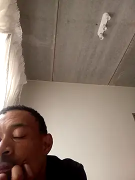 Snapshot of fitsexyman chatting on January 18, 3:49 pm fitsexyman online show from January 18, 3:49 pm