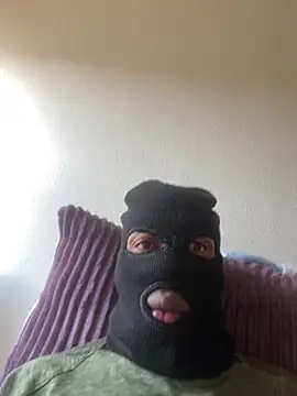 Snapshot of fitsexyman chatting on April 3, 2:15 pm fitsexyman online show from April 3, 2:15 pm