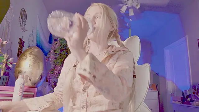 Talulaa online show from March 14, 12:39 am