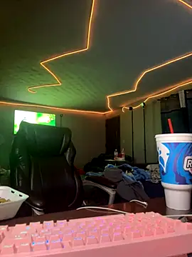 Snapshot of dismissedrose chatting on November 28, 10:18 am dismissedrose online show from November 28, 10:18 am