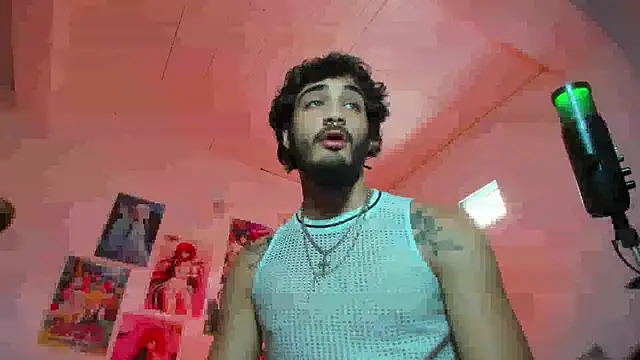 Snapshot of LovexJuxn_ chatting on December 15, 4:00 pm LovexJuxn online show from December 15, 4:00 pm