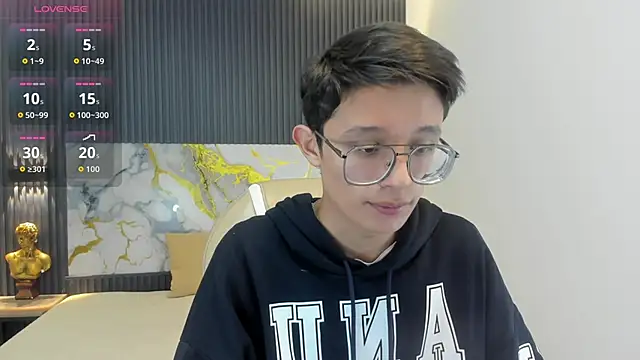 SantiagoRusso18 online show from October 11, 1:31 pm