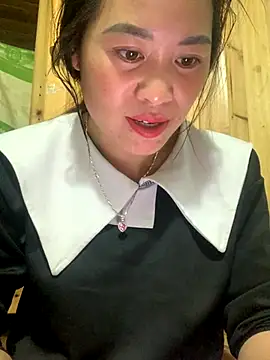 Snapshot of tuyetnhi-00 chatting on November 10, 10:14 am tuyetnhi-00 online show from November 10, 10:14 am