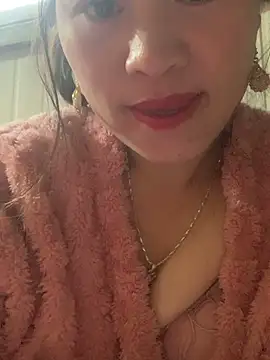 Snapshot of tuyetnhi-00 chatting on December 16, 12:37 am tuyetnhi-00 online show from December 16, 12:37 am