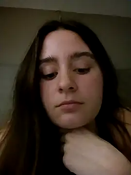 freakylittlebitch69 online show from October 14, 5:30 am