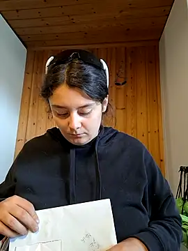 YoungLiisaxx online show from October 25, 9:06 am