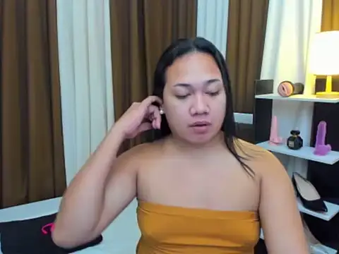 TsUncutKaren online show from October 22, 8:30 pm